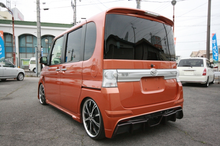 ダイハツ タント カスタムｒｓエアロ車高調１７アルミマフラー ドレスアップカーを買う 探す 新車 中古車 ドレスアップカーの販売